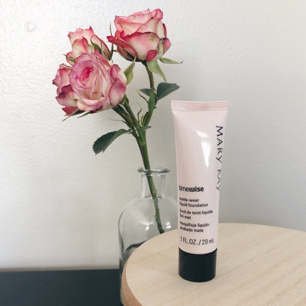 TimeWise Matte-Wear Liquid Foundation